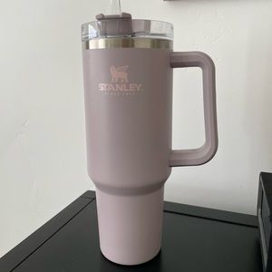 Brand new Abalone (lavender) Stanley quencher 40 oz